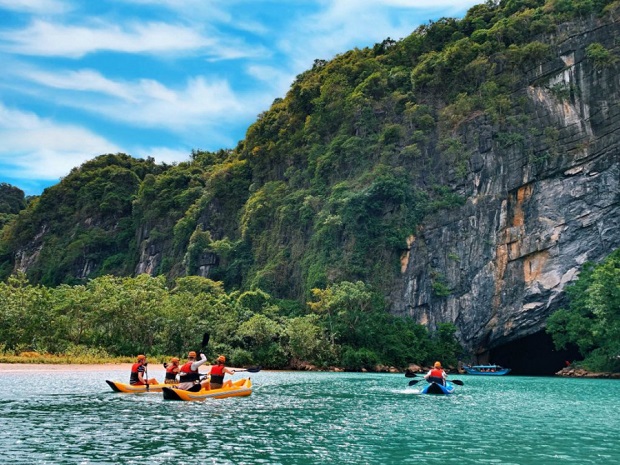 Đặt vé máy bay đi Đồng Hới (Quảng Bình) chi phí tiết kiệm